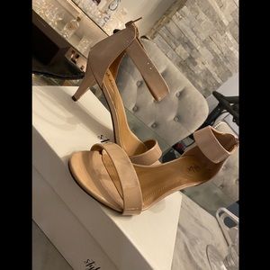 Strappy heals